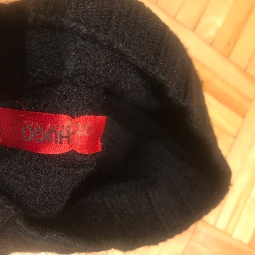 Hugo boss winter hat - Picture 4 of 5